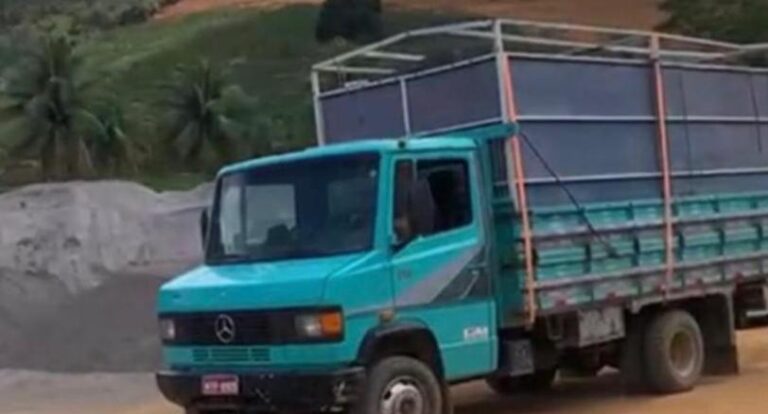 2a7ef532-1bf8-4002-84c9-d7f79a40bc66