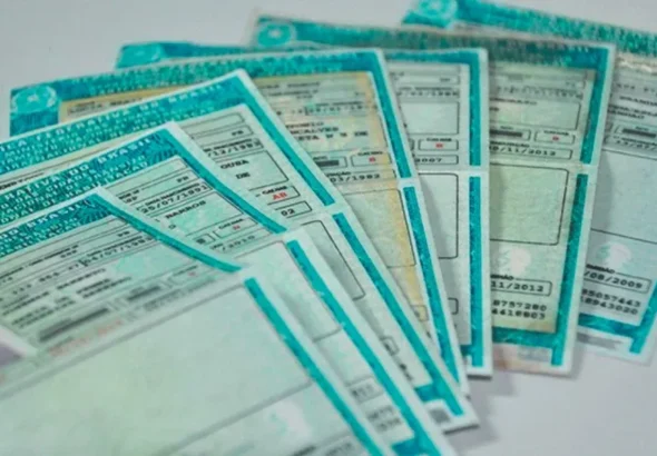 Governo-diz-o-que-deve-mudar-para-tirar-carteira-d0027845500202510151509-7