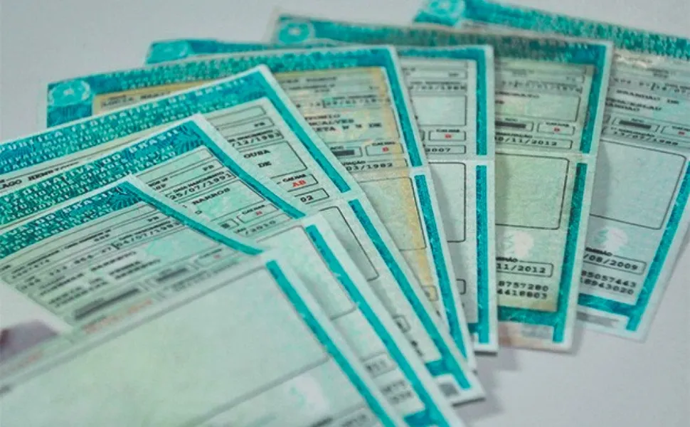 Governo-diz-o-que-deve-mudar-para-tirar-carteira-d0027845500202510151509-7