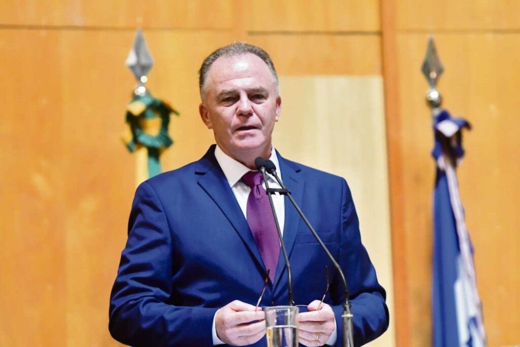 b3ad7d39-d333-44e4-b6c4-9dffbb70eaa1